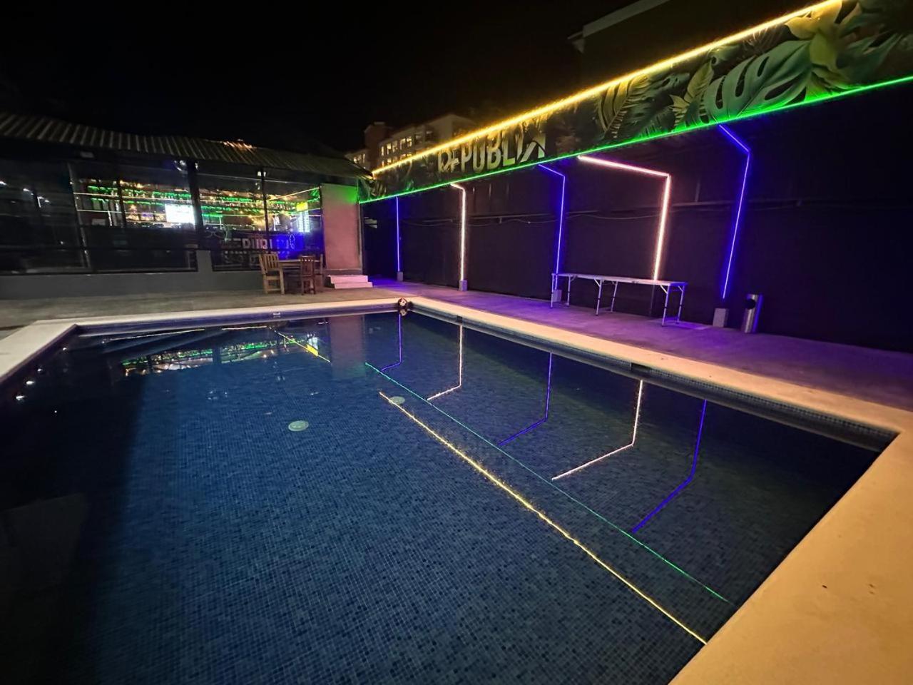 Republik Hotel, Bistro And Nightclub On Site Jacó Εξωτερικό φωτογραφία